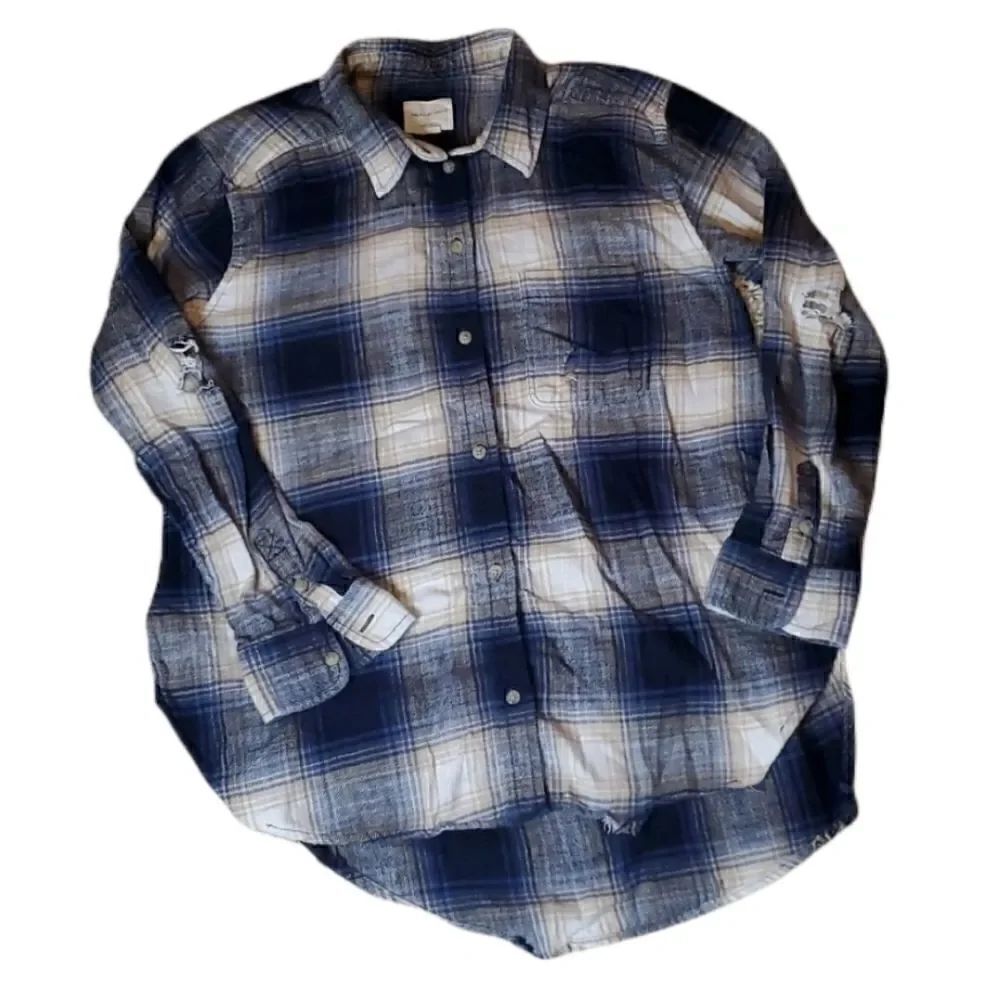 AMERICAN EAGLE Oversized Fit Distressed Flannel